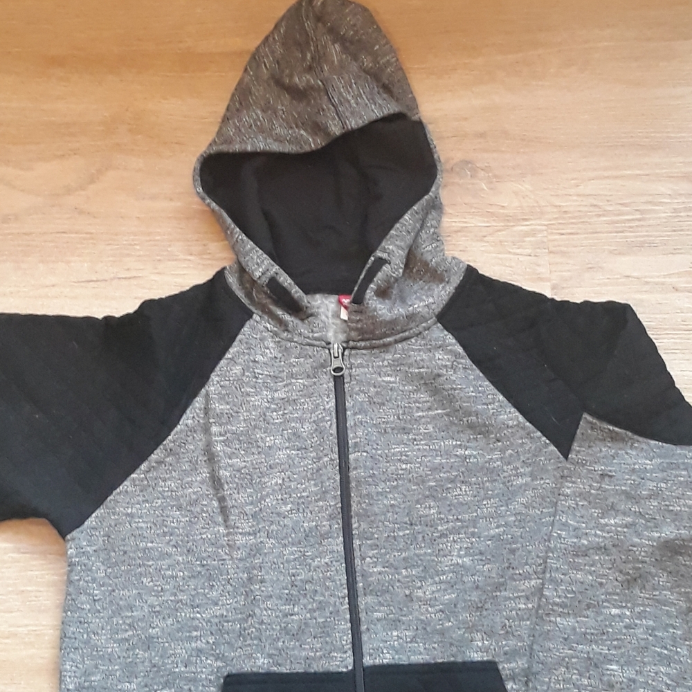 Arizona Jean Co. Boy's Gray Quilted Hoodie Sweatshirt - Size 10/12 Medium - Picture 9 of 9